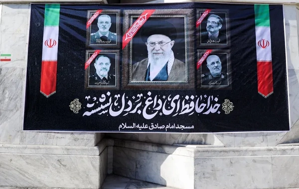 Bu gecə Tehranda Xameneinin xatirəsini anmaq üçün üç günlük matəm mərasimi başlayacaq