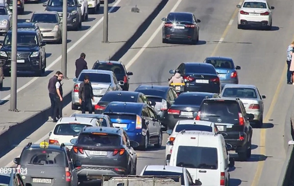 На проспекте Гейдара Алиева столкнулись 6 автомобилей