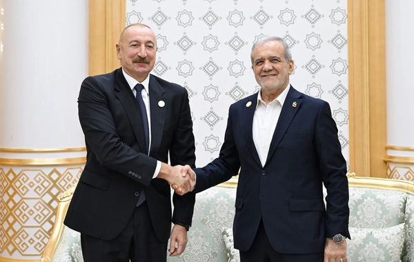 İlham Əliyevin İran Prezidenti ilə görüşü keçirilib
