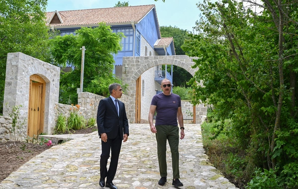 Prezident İlham Əliyev Şuşada "Yasəmən" hotelinin yeni korpusları ilə tanış olub