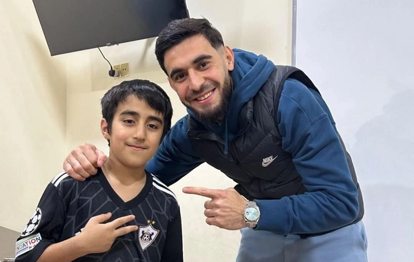 Elvin Cəfərquliyev sığınacaqda Qarabağın oyununu tək izləyən Əkbərlə görüşüb