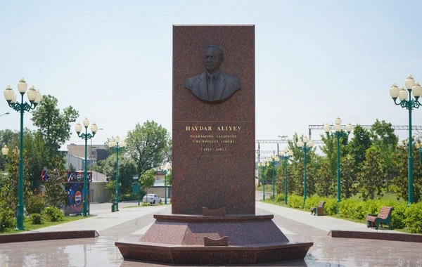 Kəmaləddin Heydərov Özbəkistanda səfərdə olub