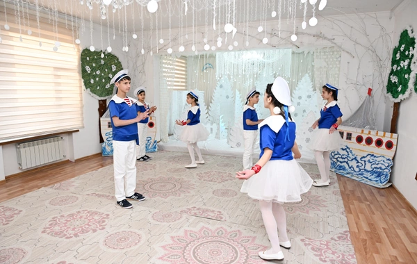 Leyla Əliyeva və Alena Əliyeva Gəncədə uşaq evində olublar