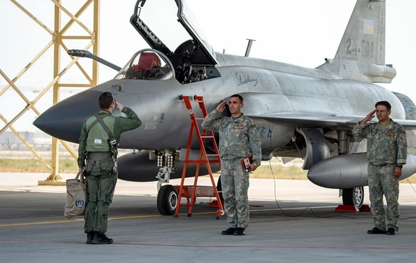 Azərbaycanın pilotları çətin döyüş manevrləri üzrə tapşırıqlar yerinə yetiriblər