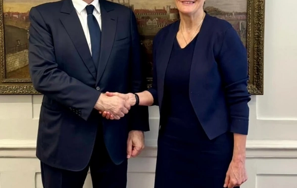 Elçin Əmirbəyov Londonda yüksək səviyyəli görüşlər keçirib