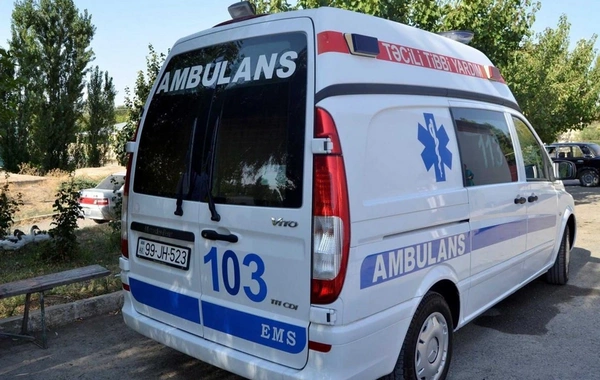 Abşeronda şirniyyat sexində kişinin əli dəzgahda qalıb