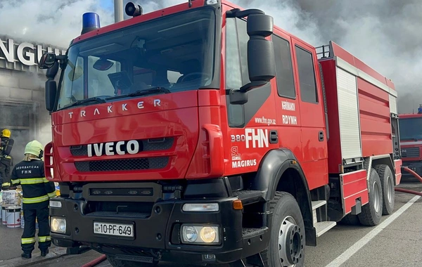 Dərnəgüldə yanan obyektin yaxınlığındakı mağazalar təxliyə edilir