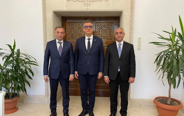 Prezidentin xüsusi nümayəndəsi Qarabağ bölgəsinin Rumıniya regionları ilə əlaqələrinin qurulmasını müzakirə edib
