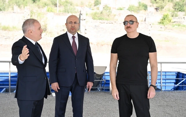Президент Ильхам Алиев заложил фундамент Кельбаджарского городского парка
