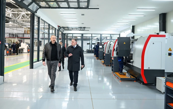 İlham Əliyev Tərtər elektromexanika zavodunun yenidənqurmadan sonra açılışında iştirak edib