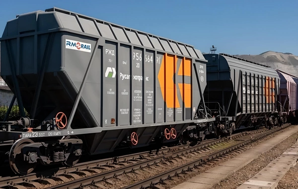 Поезд с российским зерном отправляется по железной дороге через Азербайджан в Армению