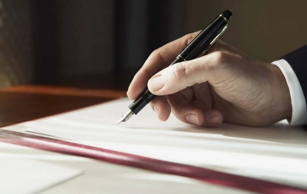 Директор бакинской школы получила выговор