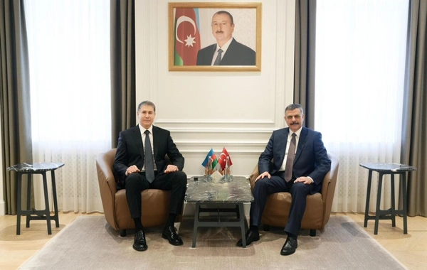 Vilayət Eyvazov türkiyəli həmkarı ilə görüşüb