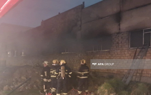 Bakıda "London taksiləri"nin təmir qarajında YANĞIN