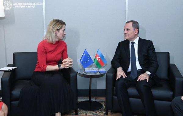 Ceyhun Bayramov Kaya Kallasla bölgədəki hərbi gərginliyi müzakirə etdi