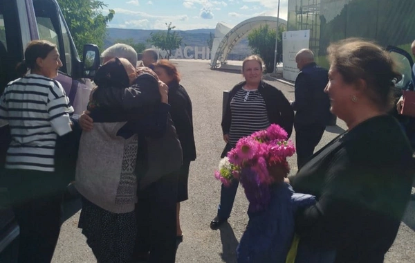 Növbəti köç Laçına çatıb, açarlar sakinlərə tədqim olunub