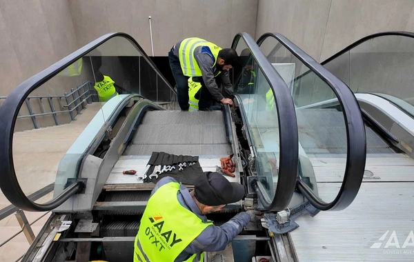 Bakıda piyada keçidlərindəki eskalatorlar yenilənir