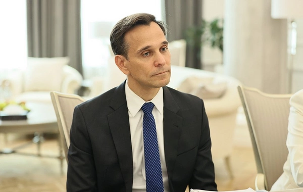 Coşua Hak Azərbaycanda səfərdədir