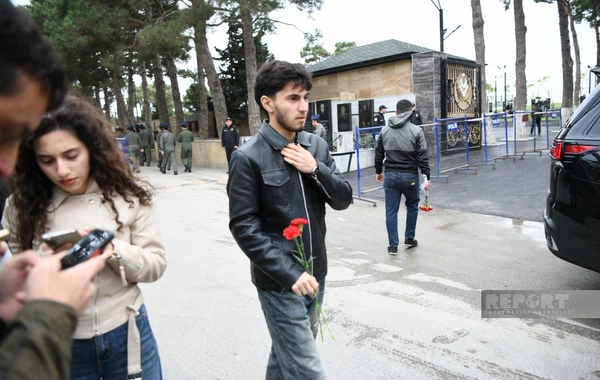 Dövlət rəsmiləri Hərbi Memorial Məzarlığı ziyarət ediblər