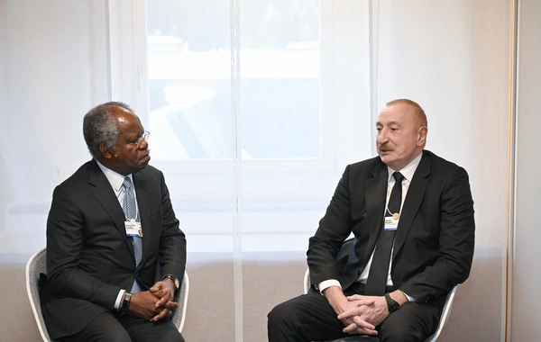 İlham Əliyev Davosda "BlackRock" və "Global Infrastructure Partners"in rəsmiləri ilə görüşüb