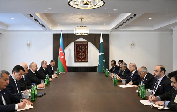 İlham Əliyev Xankəndidə Pakistanın Baş naziri ilə görüşüb