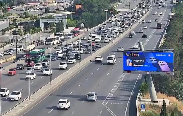 Bakıda 3 istiqamətdə tıxac müşahidə olunur