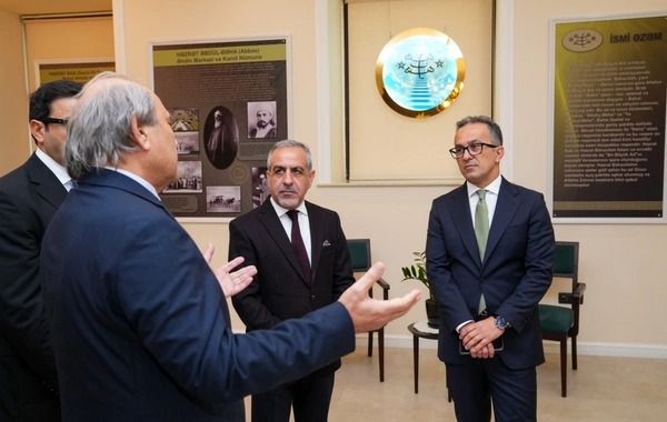 Komitə sədri Azərbaycan Bəhailəri Dini Mərkəzinin fəaliyyəti ilə tanış olub