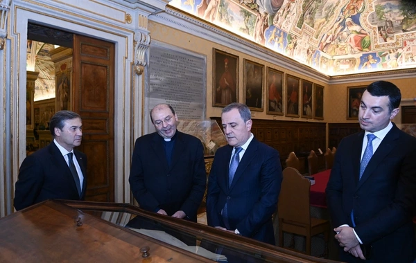 Ceyhun Bayramov Vatikan Apostol Kitabxanasında olub