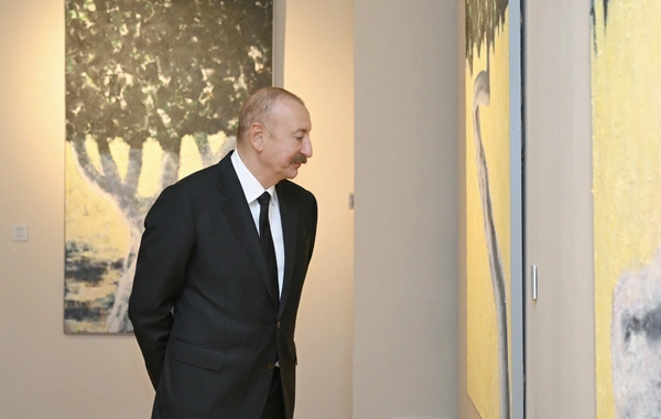 Prezident İlham Əliyev, birinci xanım Mehriban Əliyeva və ailə üzvləri "Mənim Abşeronum: Üstə gəl" adlı retrospektiv sərgi ilə tanış olublar