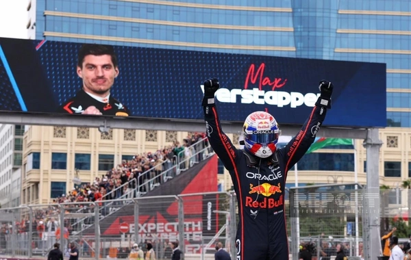 Multimedia Formula 1 üzrə Azərbaycan Qran-prisinin qalibi mükafatlandırılıb