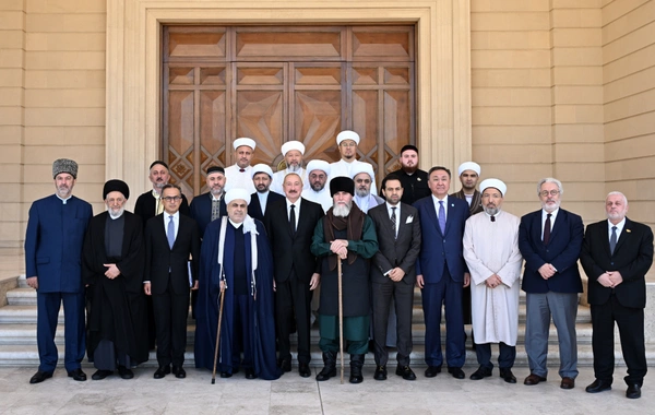 İlham Əliyev Bakıda keçirilən beynəlxalq konfransların iştirakçılarını qəbul edib