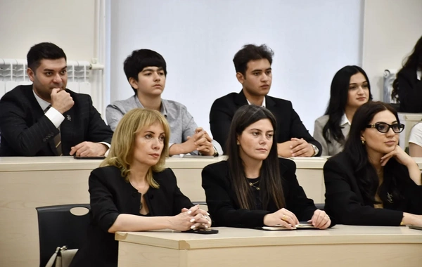 Əlaqələndirmə Qərargahının İşçi Qrupunun üzvləri Qarabağ Universitetində tələbələrlə görüş keçirib