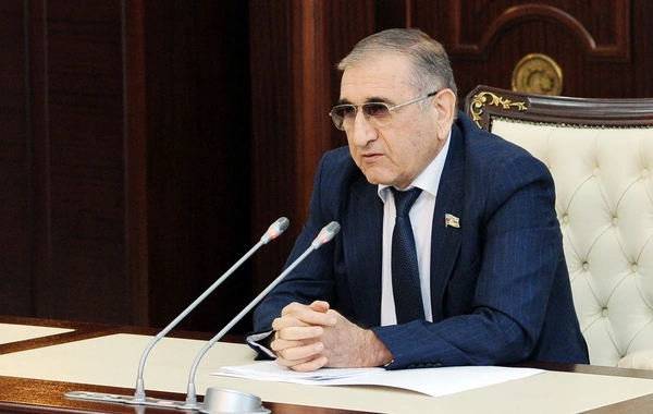 Tahir Rzayev: Məhsul şəhadətnaməsi fermerlərin problemlərini azalda bilər
