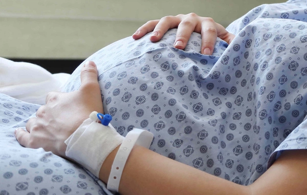 Ana doğuşdan sonra öldü