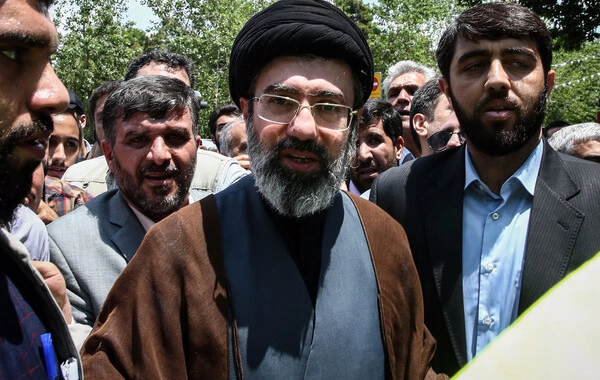 İran rəsmisi Ali Rəhbərin yaralandığını təsdiqlədi