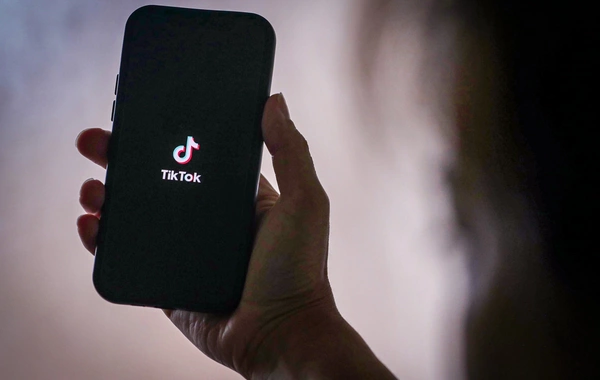 TikTokda canlı yayımda söyüş söyənlər saxlanıldılar