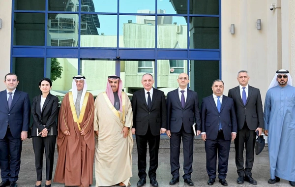 Kamran Əliyev Bəhreynə işgüzar səfər edib