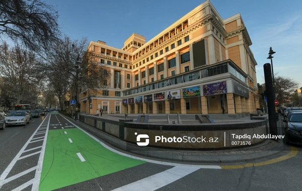 Установлены личности лиц, нанесших различные надписи краской на фасад здания киноцентра Низами