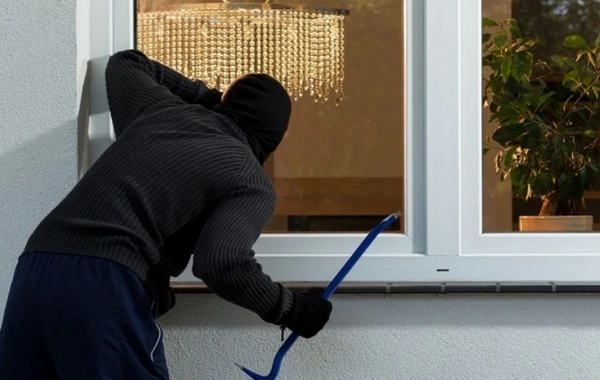 Bakıda mənzildən 30 min manatlıq qızıl oğurlamaqda şübhəli bilinən şəxs saxlanılıb