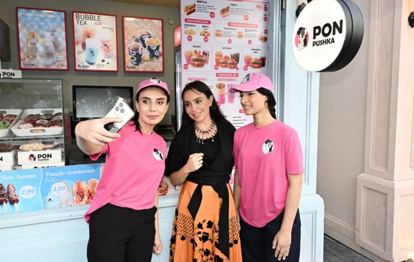 Leyla Əliyeva və Arzu Əliyeva "CandyFest" yay festivalını ziyarət edib və "Sehrli mirvari" su sirki şousunu izləyiblər