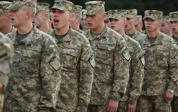 Ukraynada 25 yaşdan yuxarı tələbələr üçün hərbi möhlətin ləğvi təklif olunur