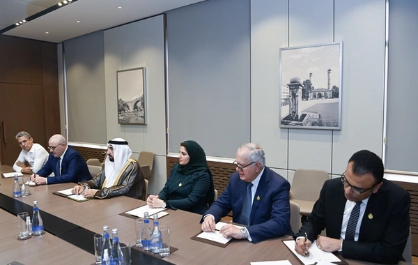 XİN başçısı Ərəb Parlamentinin nümayəndə heyətini qəbul edib