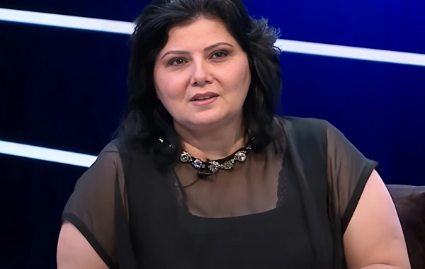 Aşıq Zülfiyyə buna görə Lexus markalı maşınını satdı, borca düşdü