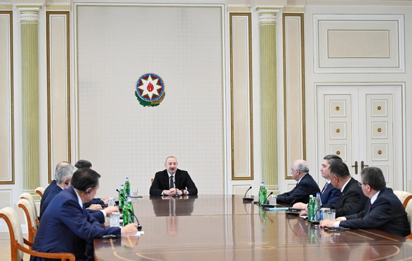 İlham Əliyev TDT-yə üzv dövlətlərin hökumət başçılarının görüşünün iştirakçılarını qəbul edib