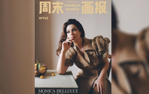 61-year-old Monica Bellucci showed off her figure in a dress with a thigh-high slit