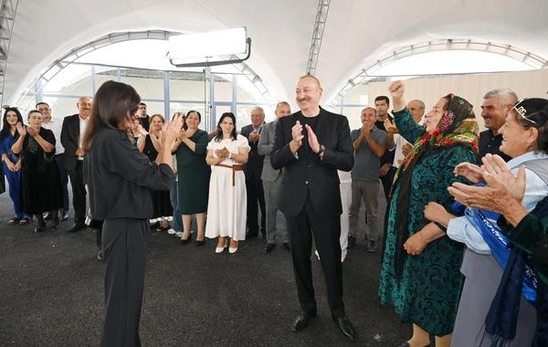 Prezident və birinci xanım Ağdərədə Vəngli və Kolatağ kəndlərinin sakinləri ilə görüşüblər