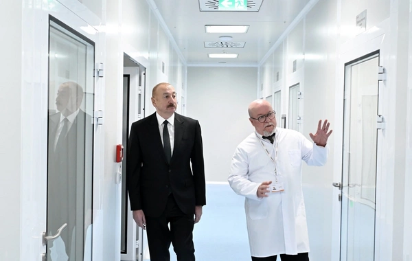 İlham Əliyev dərman preparatları istehsalı müəssisəsinin açılışında iştirak edib