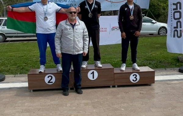 Azərbaycan avarçəkənləri Türkiyədəki turnirdə 3 medal qazanıblar