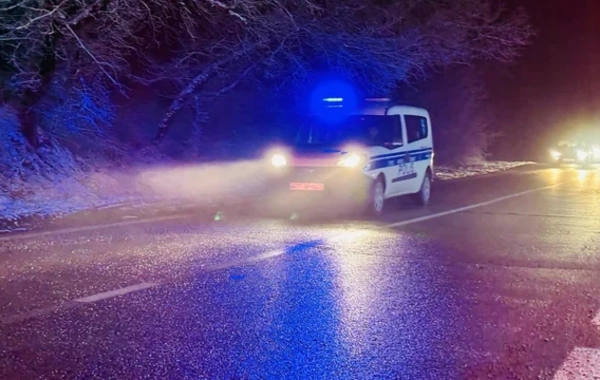 Некоторые участки дороги Баку - Шамахы - Евлах покрылись льдом: зафиксировано ДТП