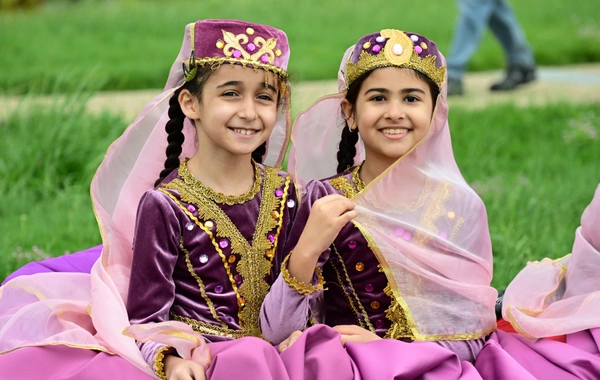 Leyla Əliyeva və Alona Əliyeva Xeyirxahlıq Festivalında iştirak ediblər